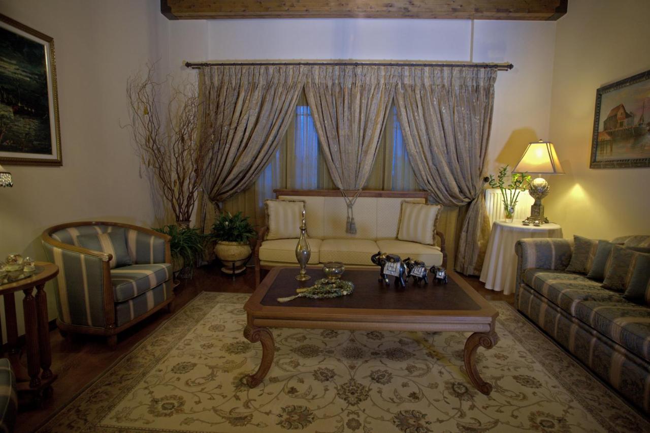 Wood And Stone Villa อิโออันนินา ภายนอก รูปภาพ