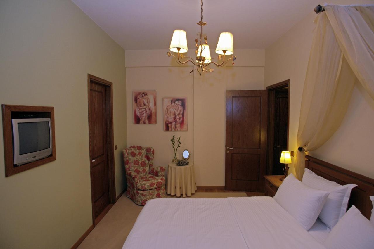 Wood And Stone Villa อิโออันนินา ภายนอก รูปภาพ