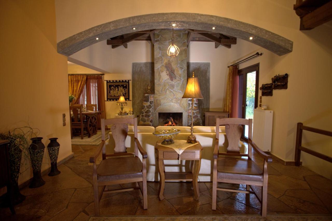 Wood And Stone Villa อิโออันนินา ภายนอก รูปภาพ
