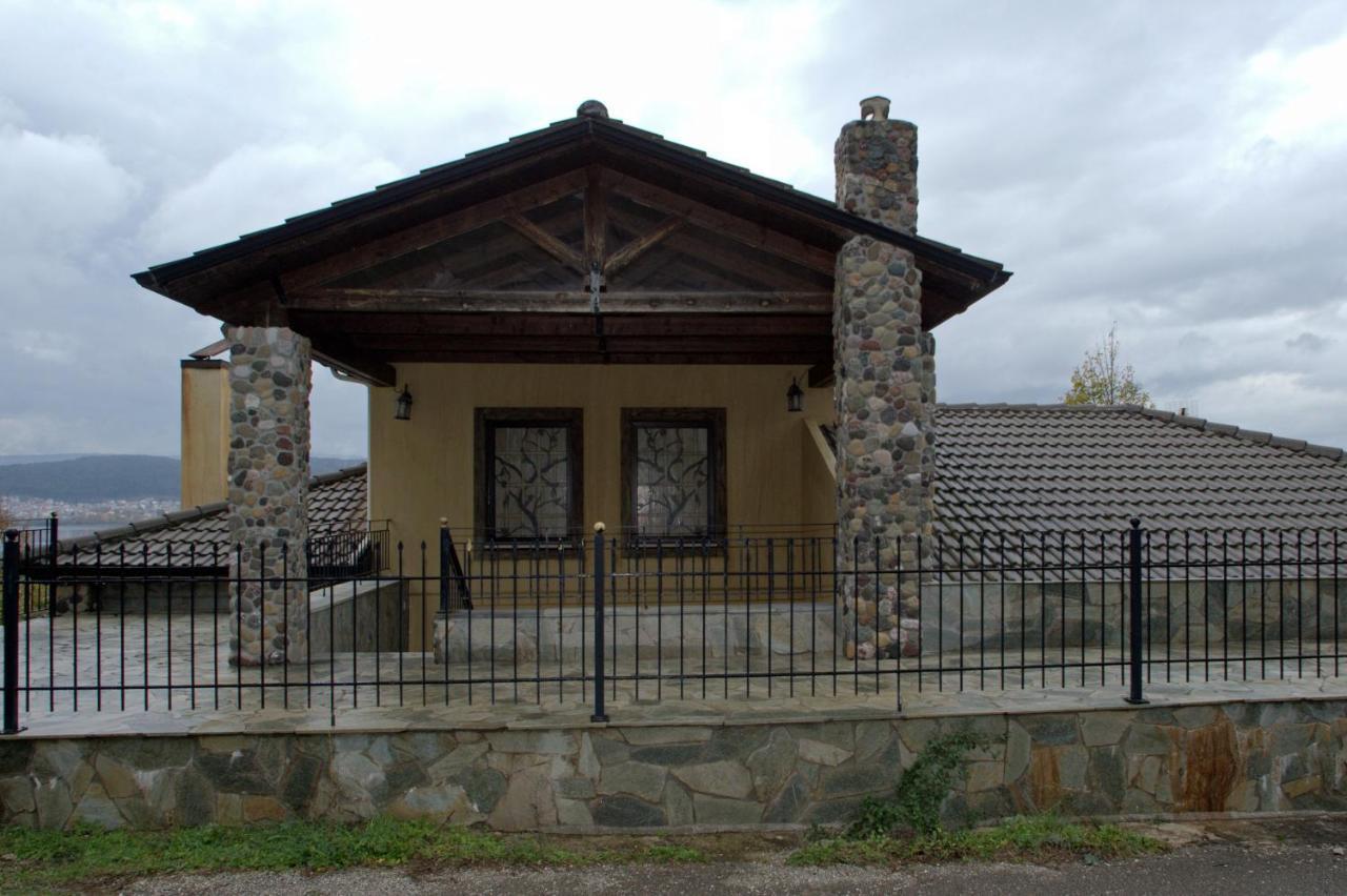 Wood And Stone Villa อิโออันนินา ภายนอก รูปภาพ